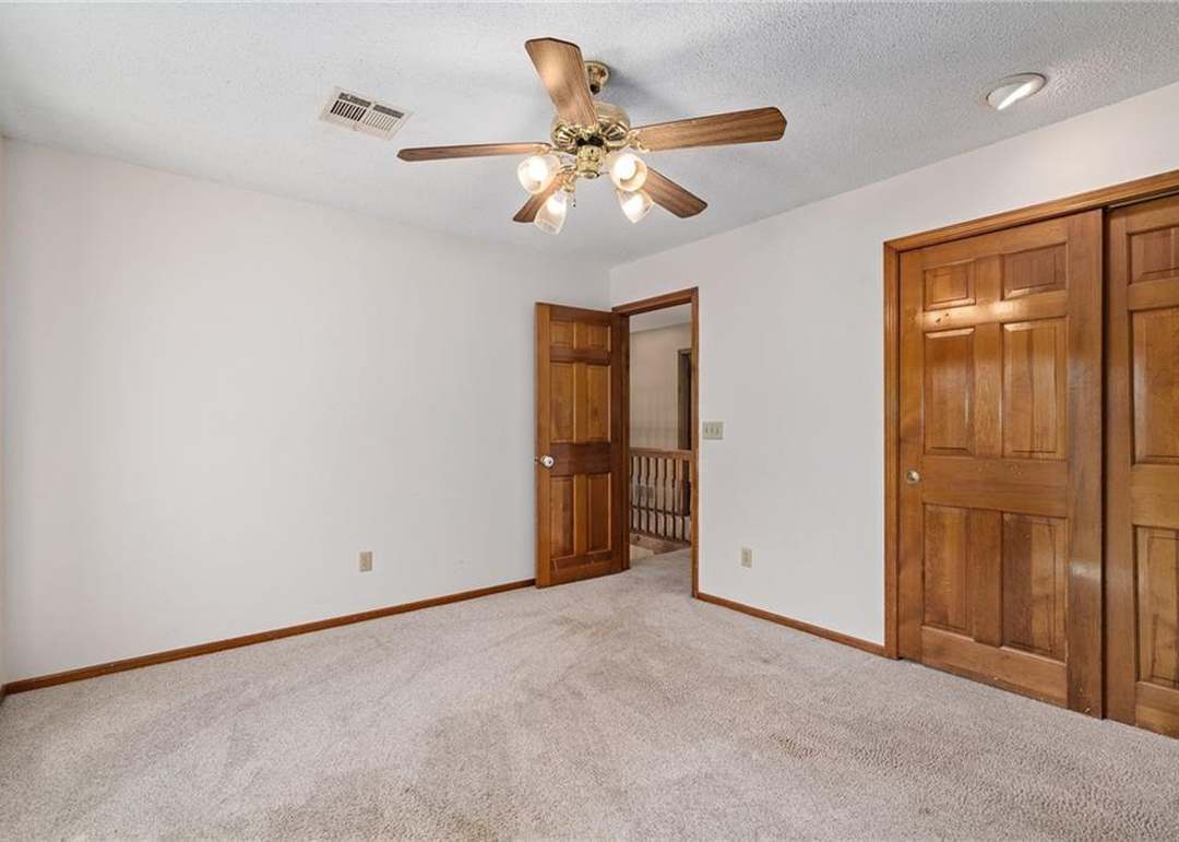 4444 W 130 Terrace — photo 4