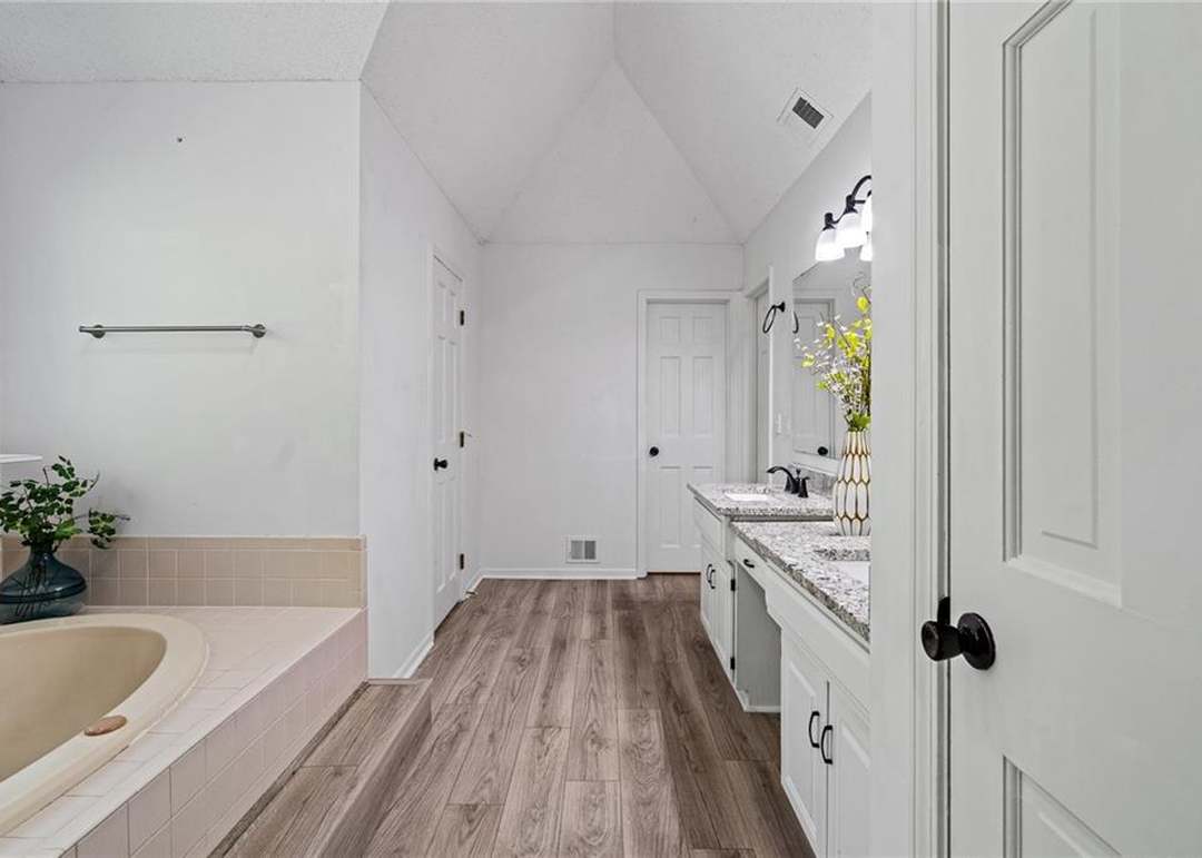 4444 W 130 Terrace — photo 30