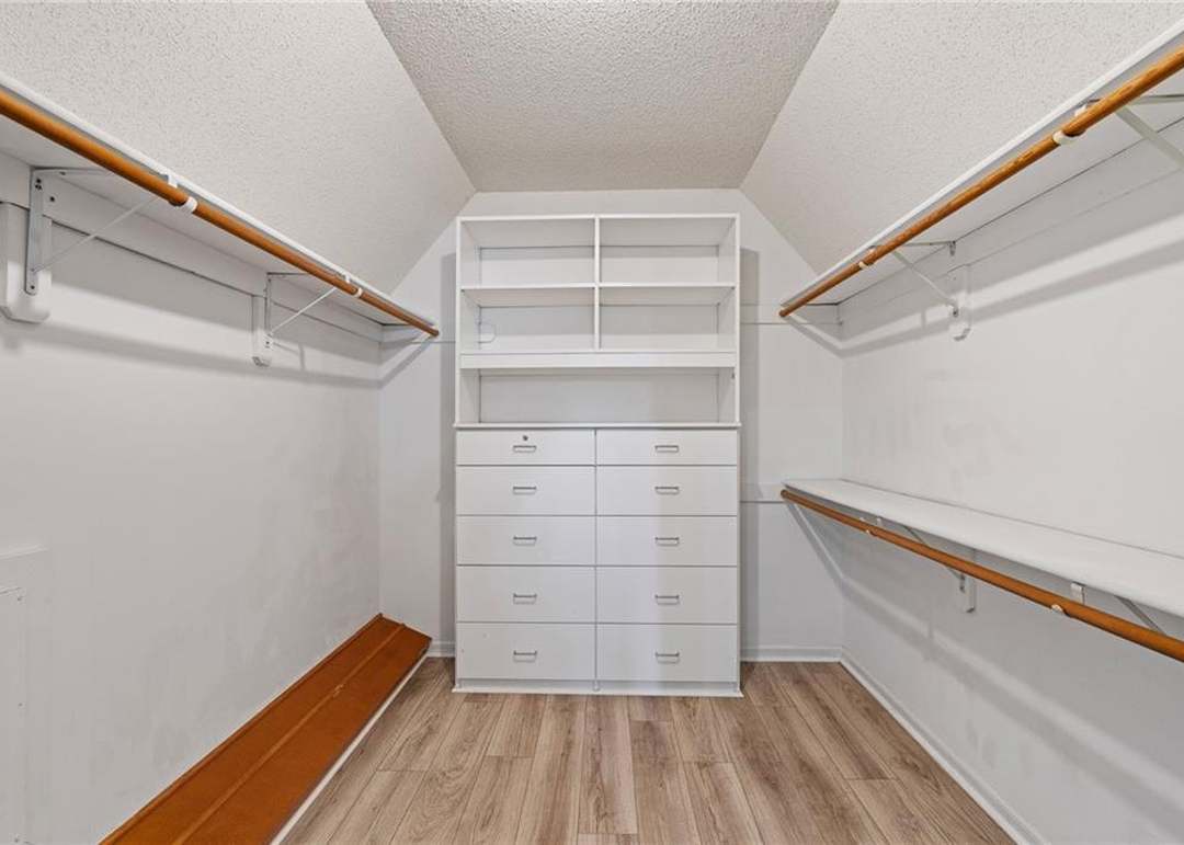 4444 W 130 Terrace — photo 33