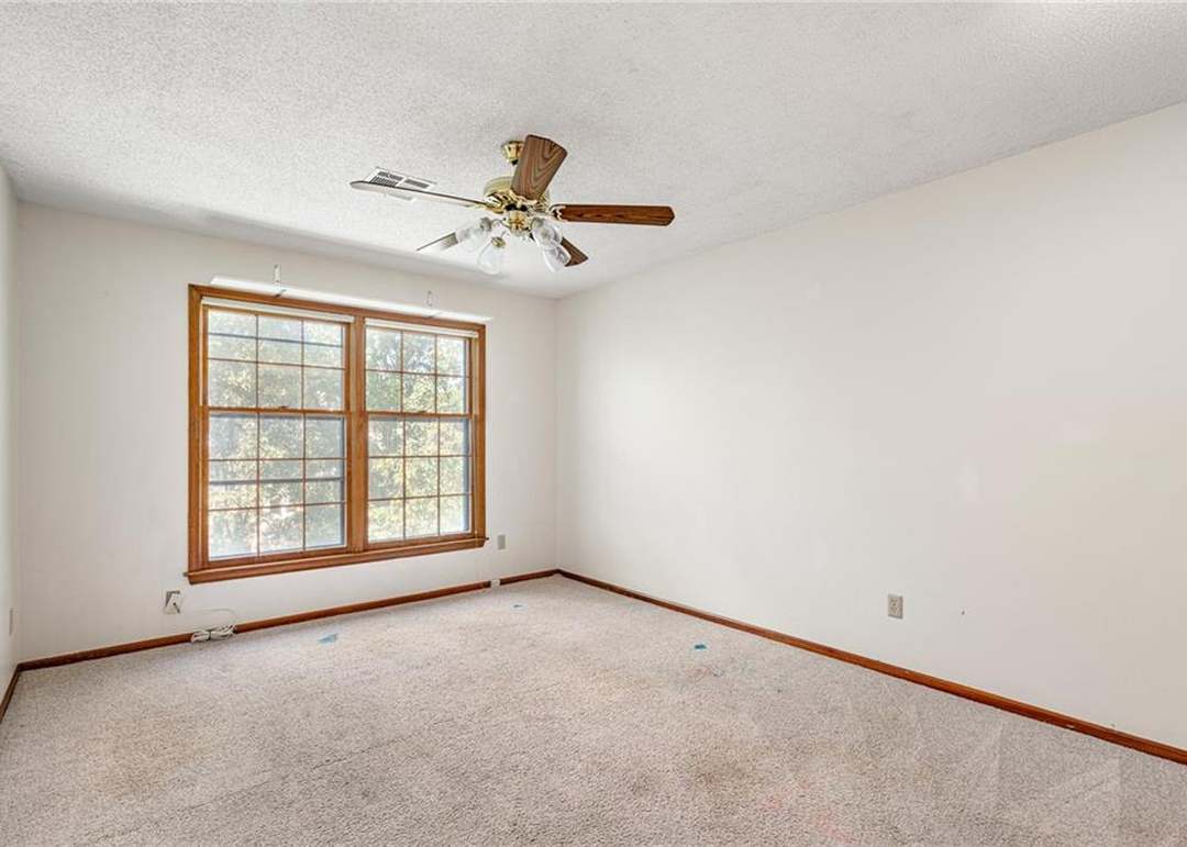 4444 W 130 Terrace — photo 37