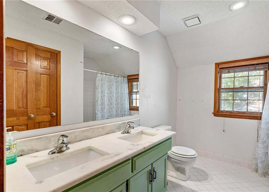 4444 W 130 Terrace — photo 39