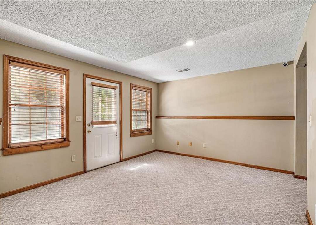 4444 W 130 Terrace — photo 45