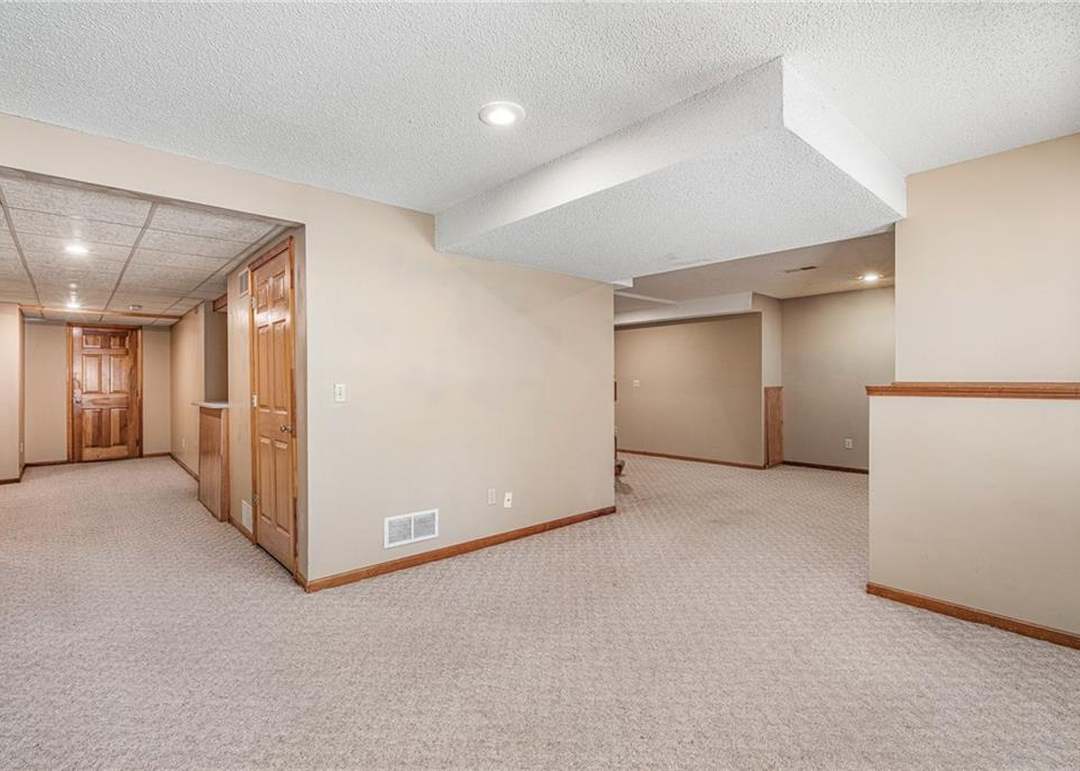 4444 W 130 Terrace — photo 46