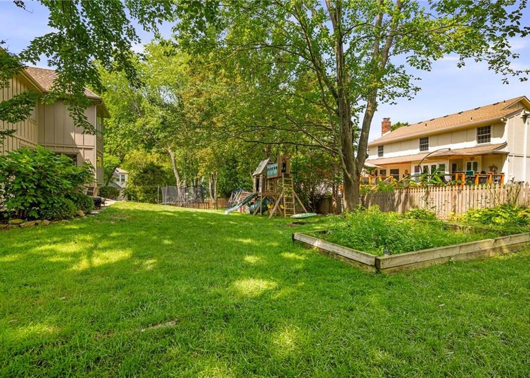 4444 W 130 Terrace — photo 65