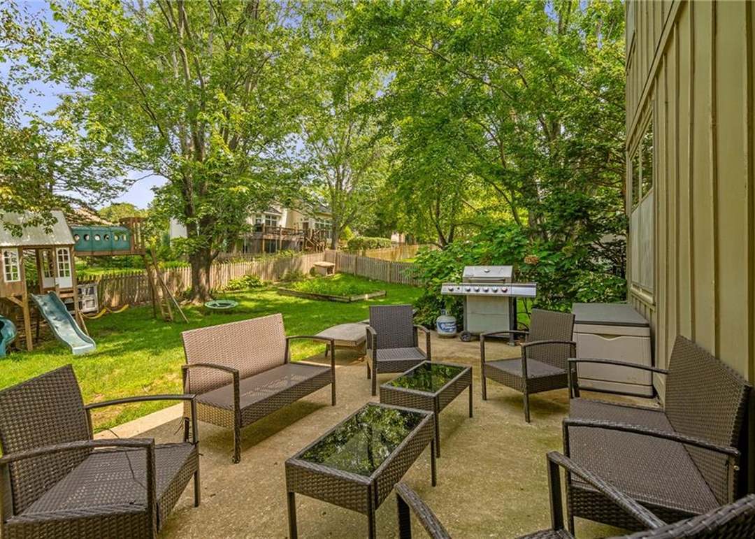4444 W 130 Terrace — photo 69