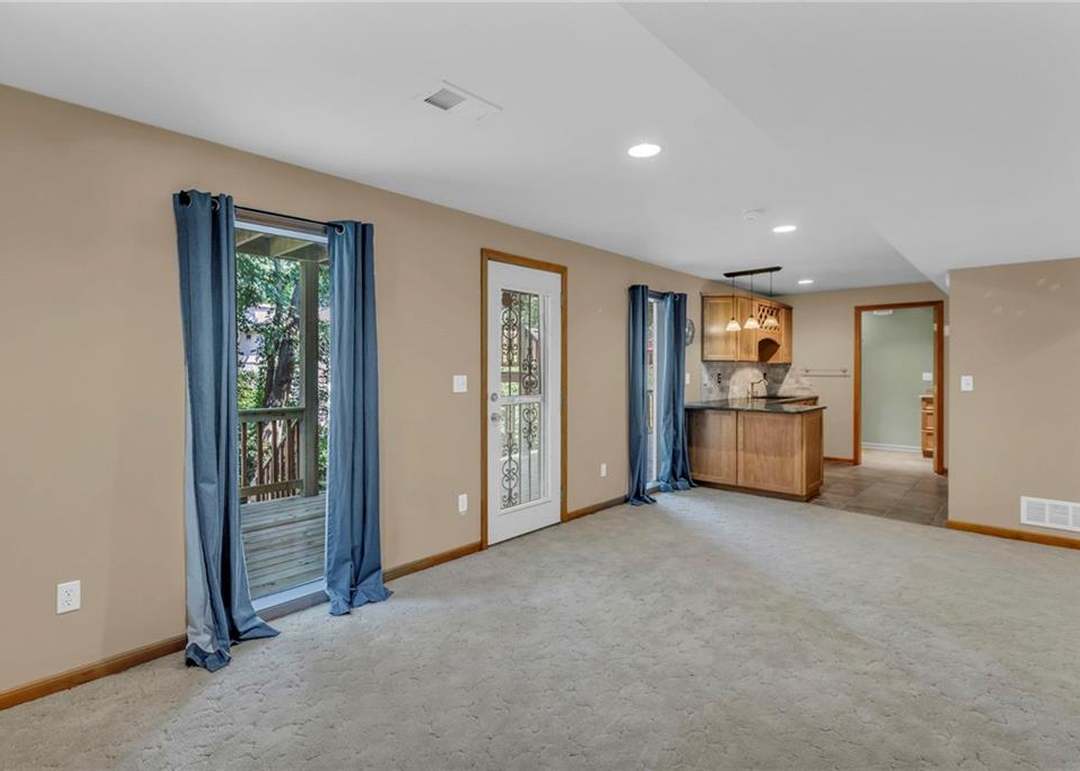 4502 NW Apache Drive — photo 34
