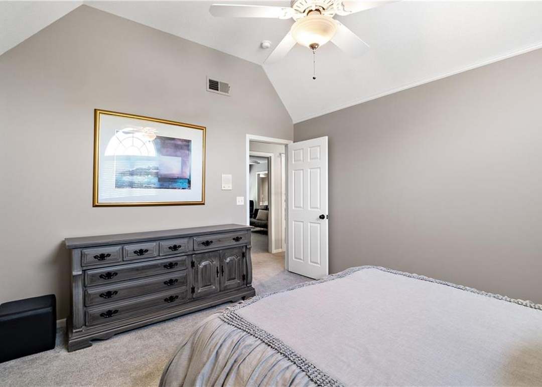 4517 Iron Horse Drive — photo 5