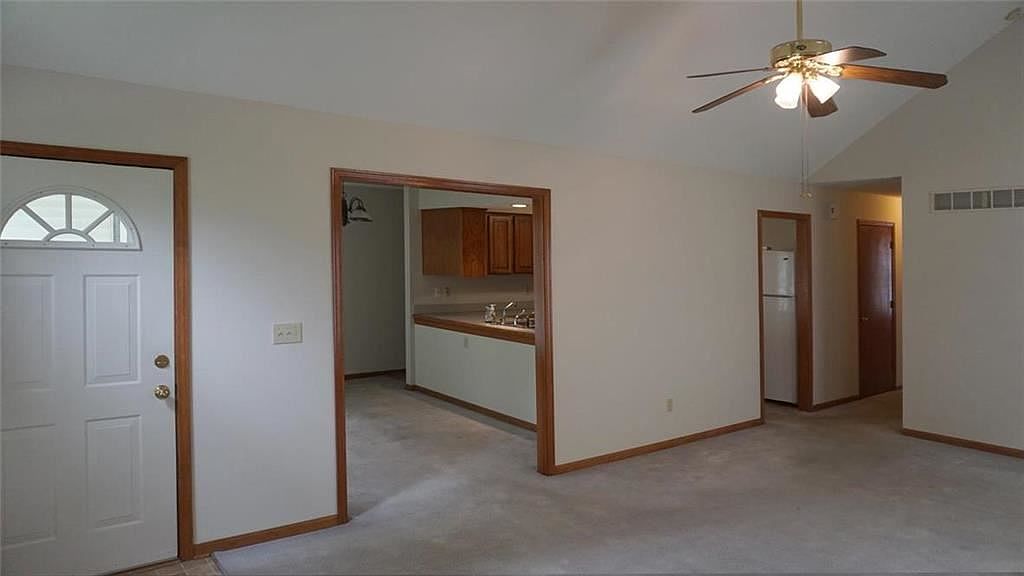 452 N Cherry Street — photo 11