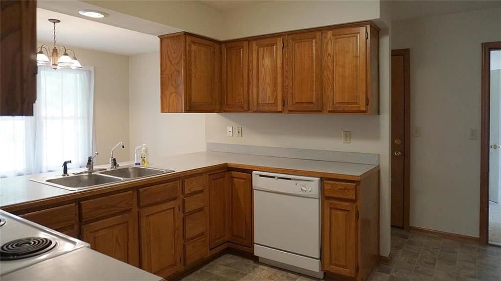 452 N Cherry Street — photo 16