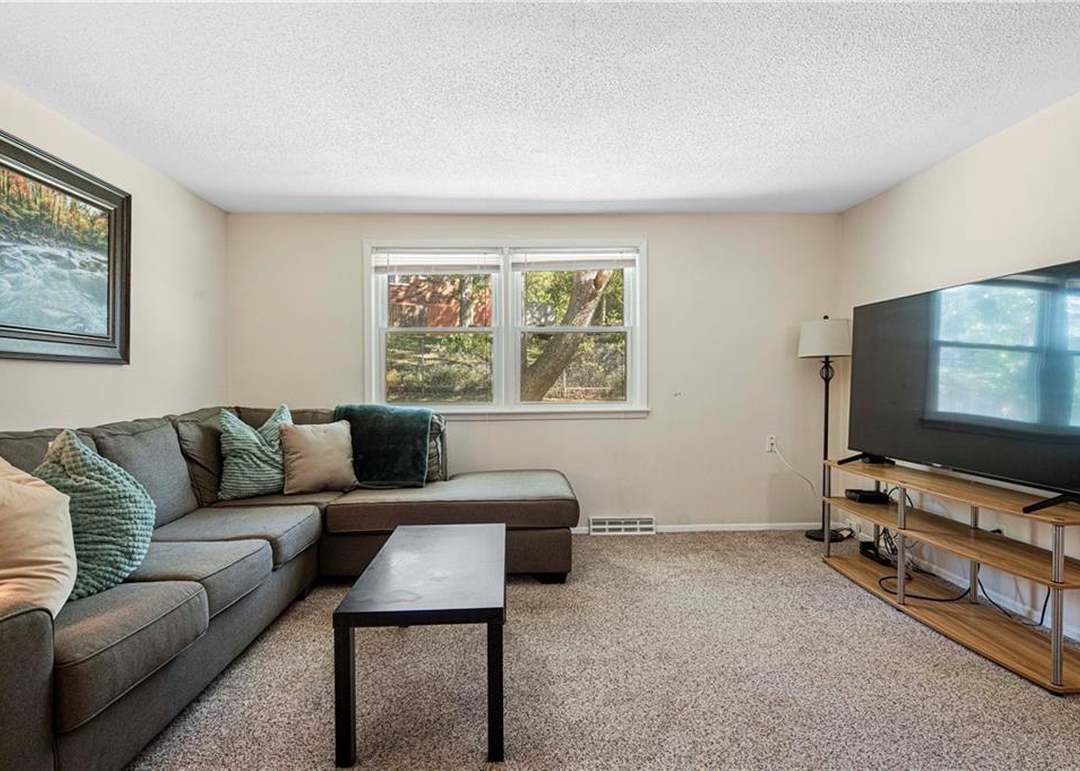 4522 W 159th Terrace — photo 16
