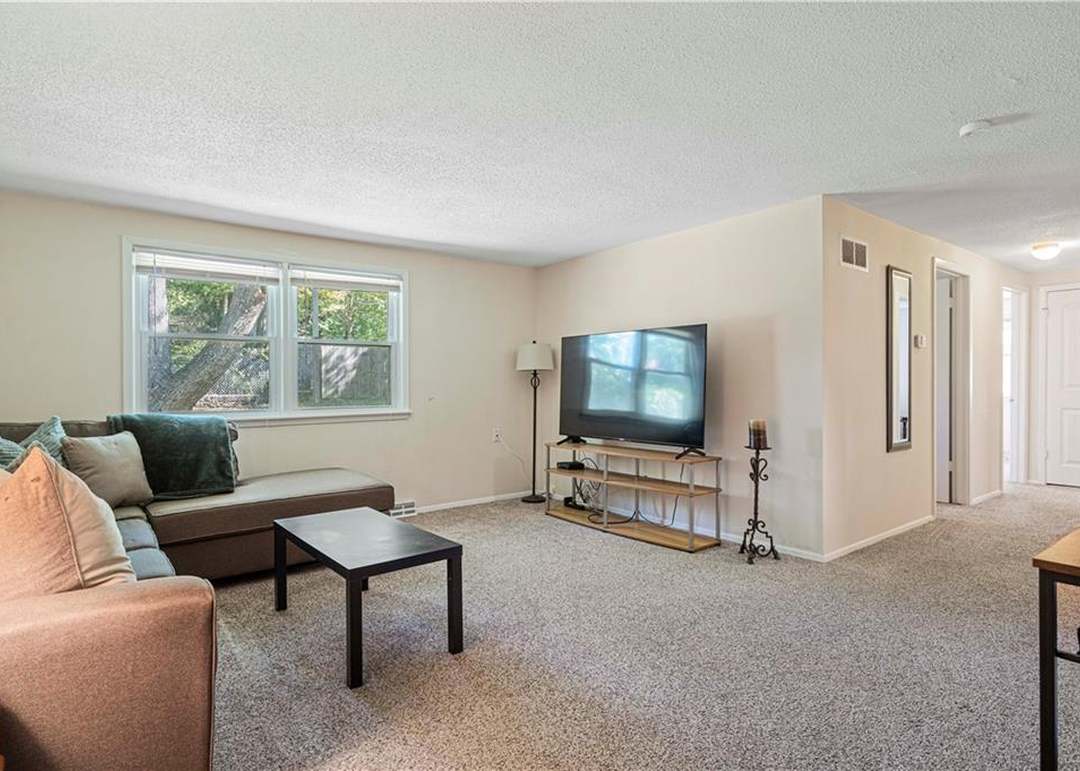 4522 W 159th Terrace — photo 17