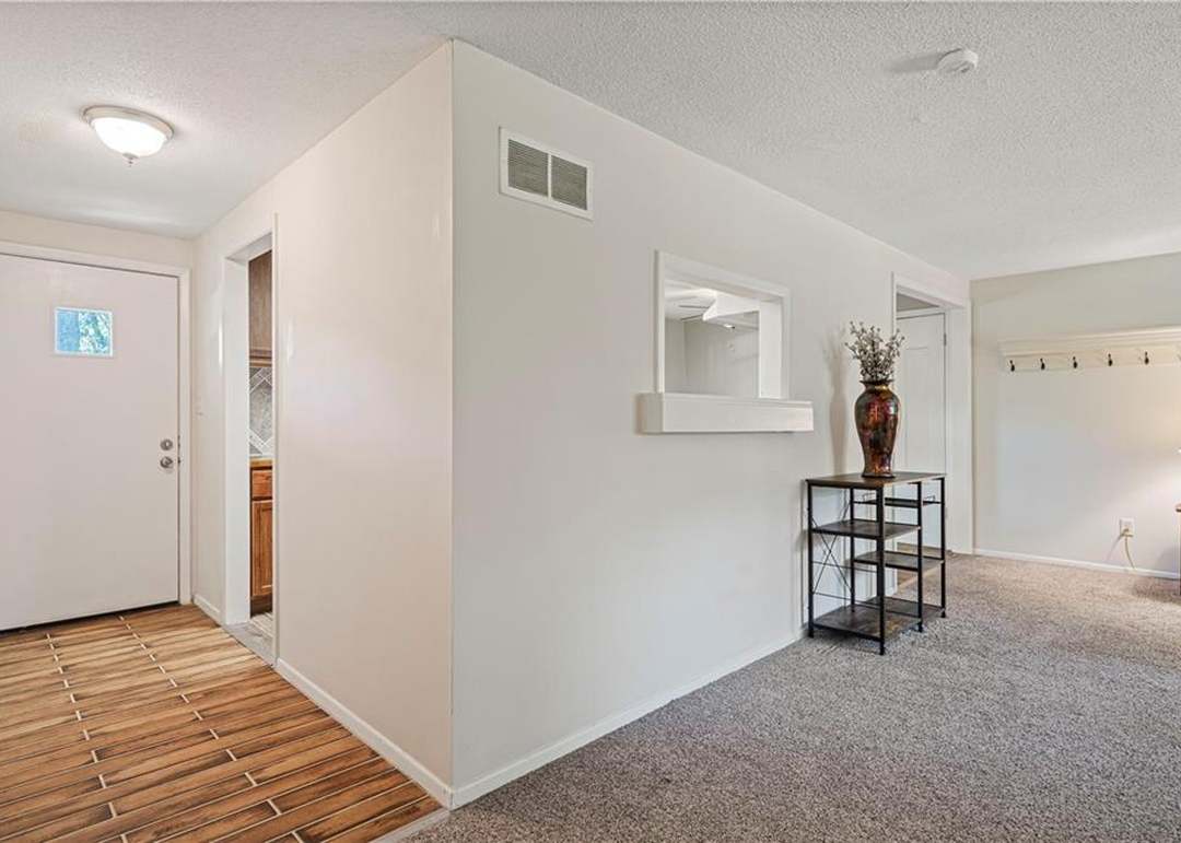 4524 Broadway Boulevard — photo 5