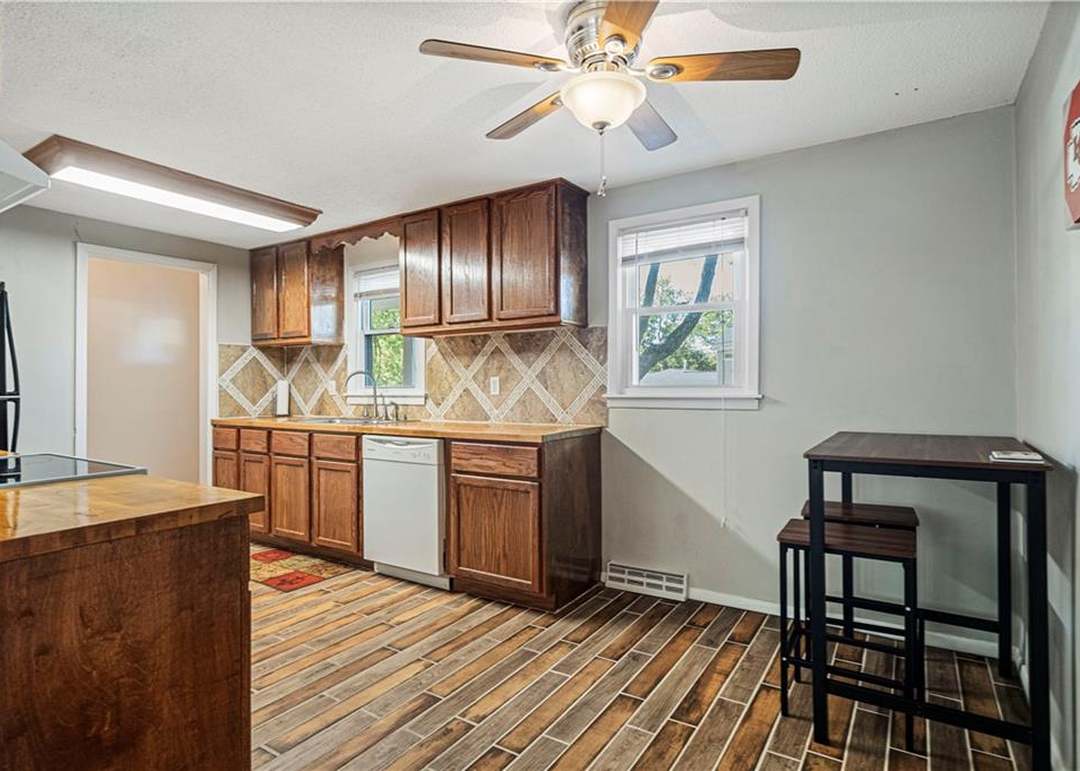 4524 Broadway Boulevard — photo 12