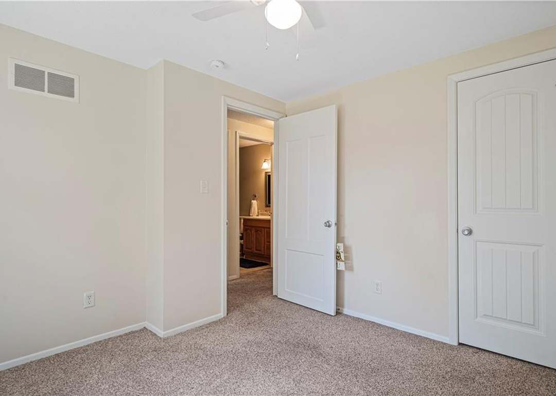 4524 Broadway Boulevard — photo 22