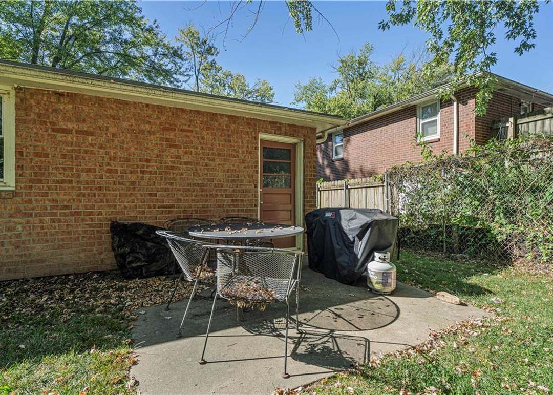 4524 Broadway Boulevard — photo 30