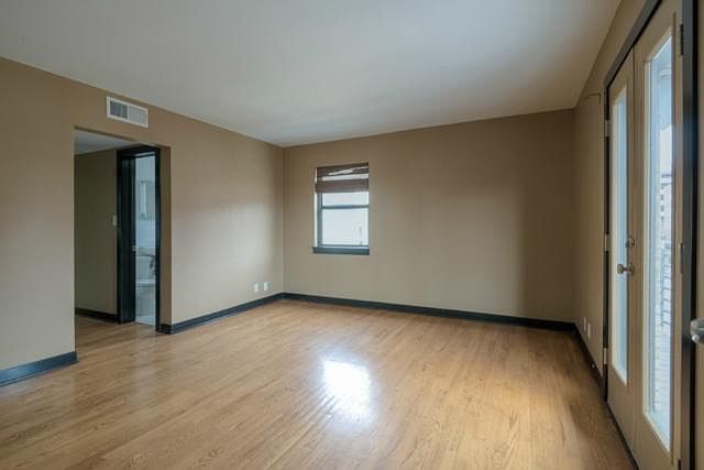 4524 Broadway Boulevard — photo 1