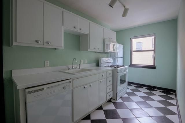 4524 Broadway Boulevard — photo 14