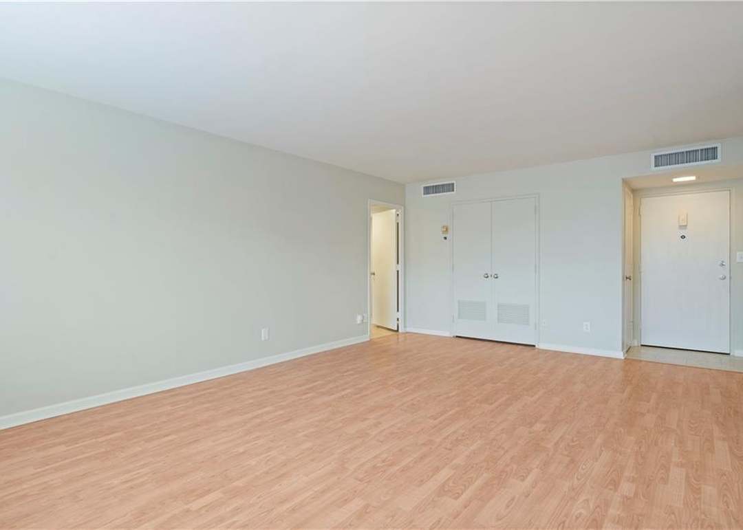 4550 Warwick Boulevard — photo 22