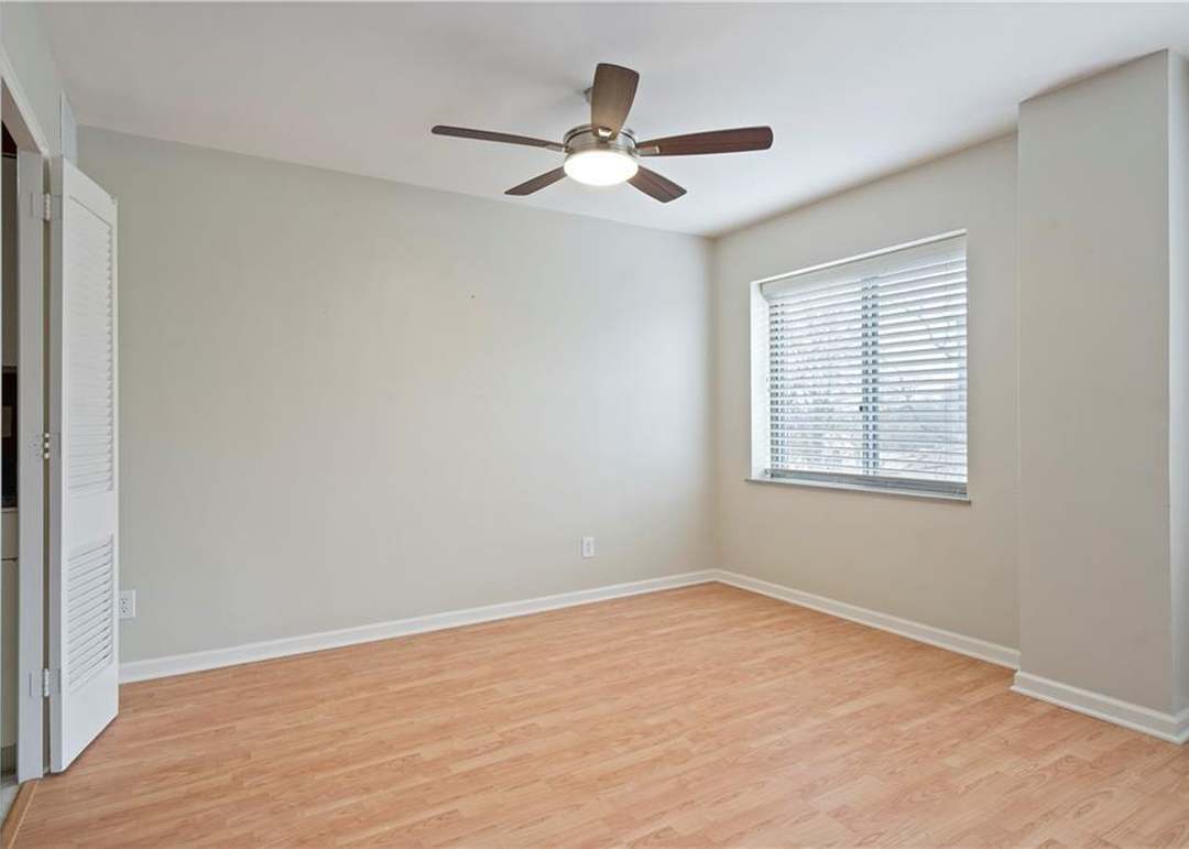 4550 Warwick Boulevard — photo 24