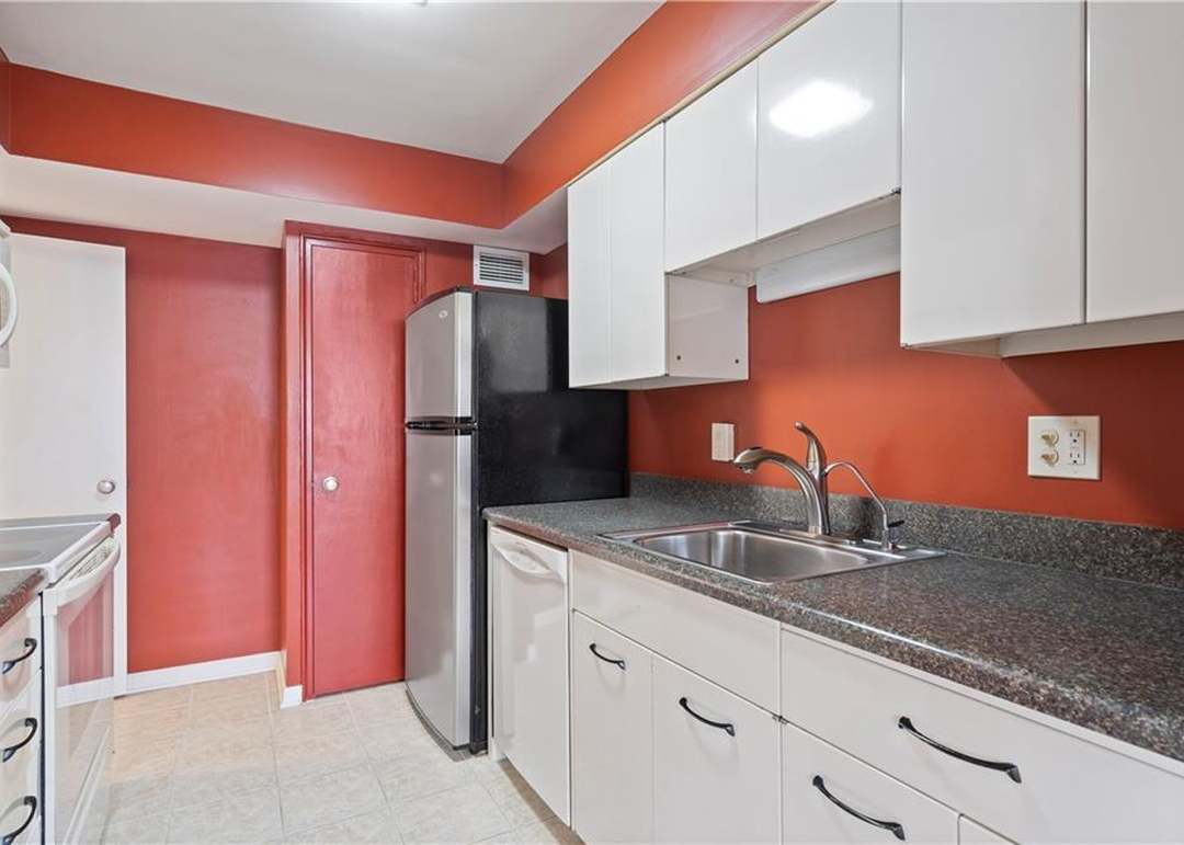 4550 Warwick Boulevard — photo 29