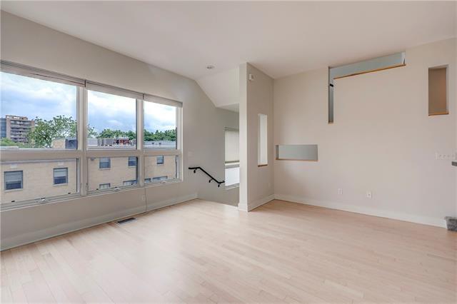 4561 Washington Street — photo 1