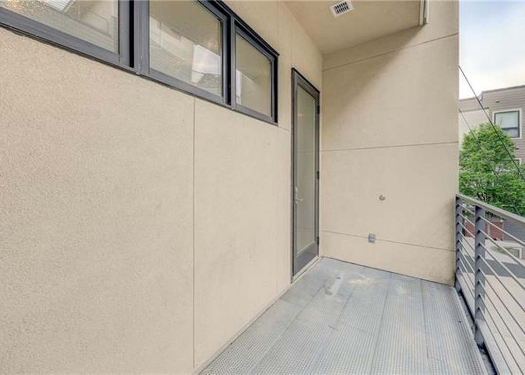 4561 Washington Street — photo 6