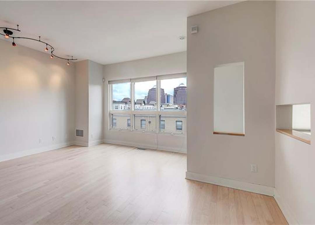 4561 Washington Street — photo 8