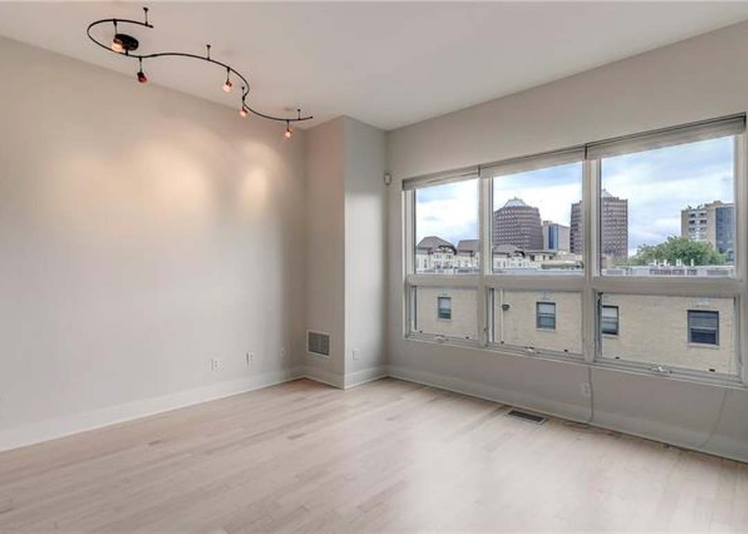 4561 Washington Street — photo 9