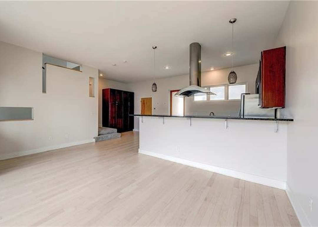 4561 Washington Street — photo 13