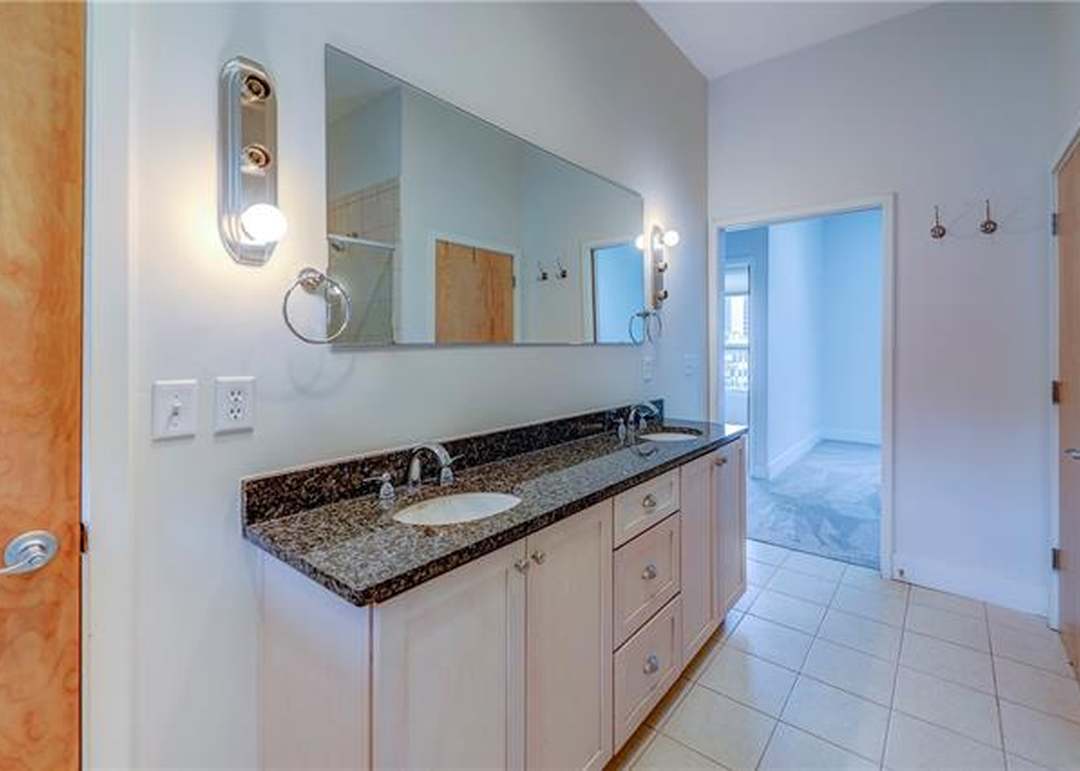 4561 Washington Street — photo 17