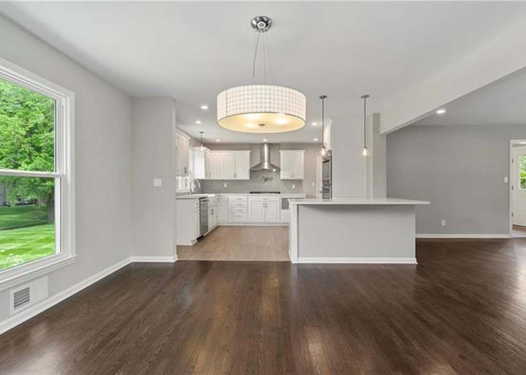 4600 W 83rd Street — photo 17