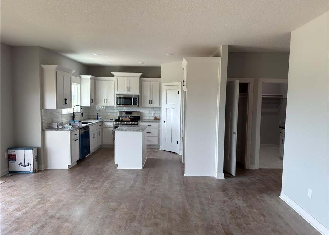 4700 Wood Avenue — photo 6