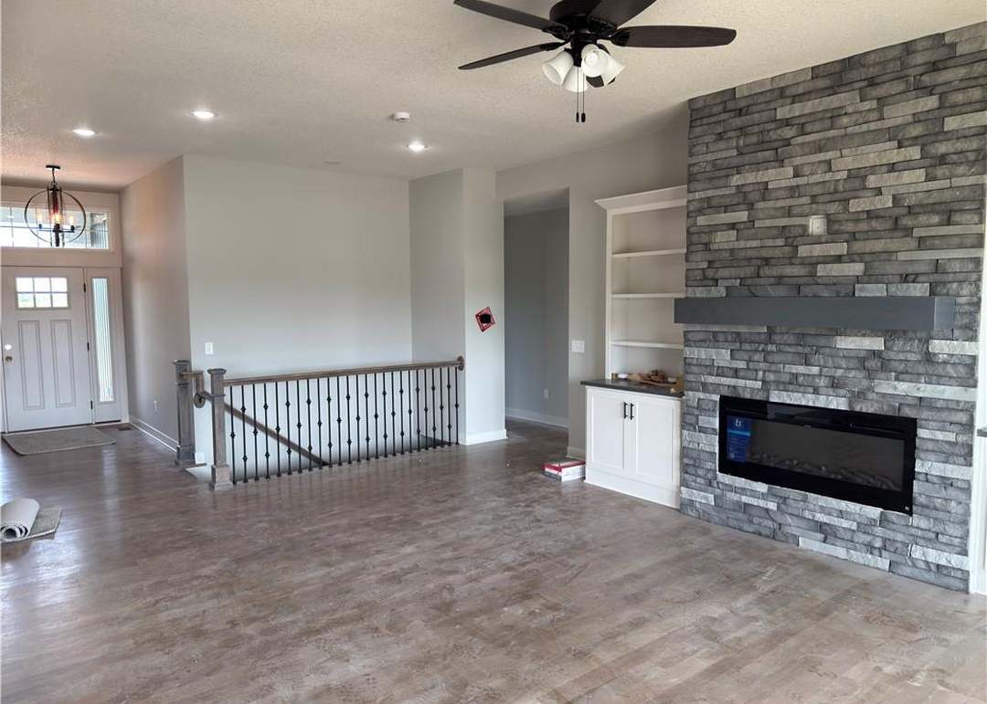 4700 Wood Avenue — photo 10