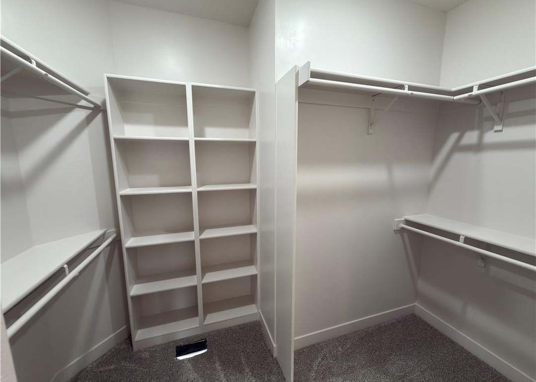 4700 Wood Avenue — photo 13