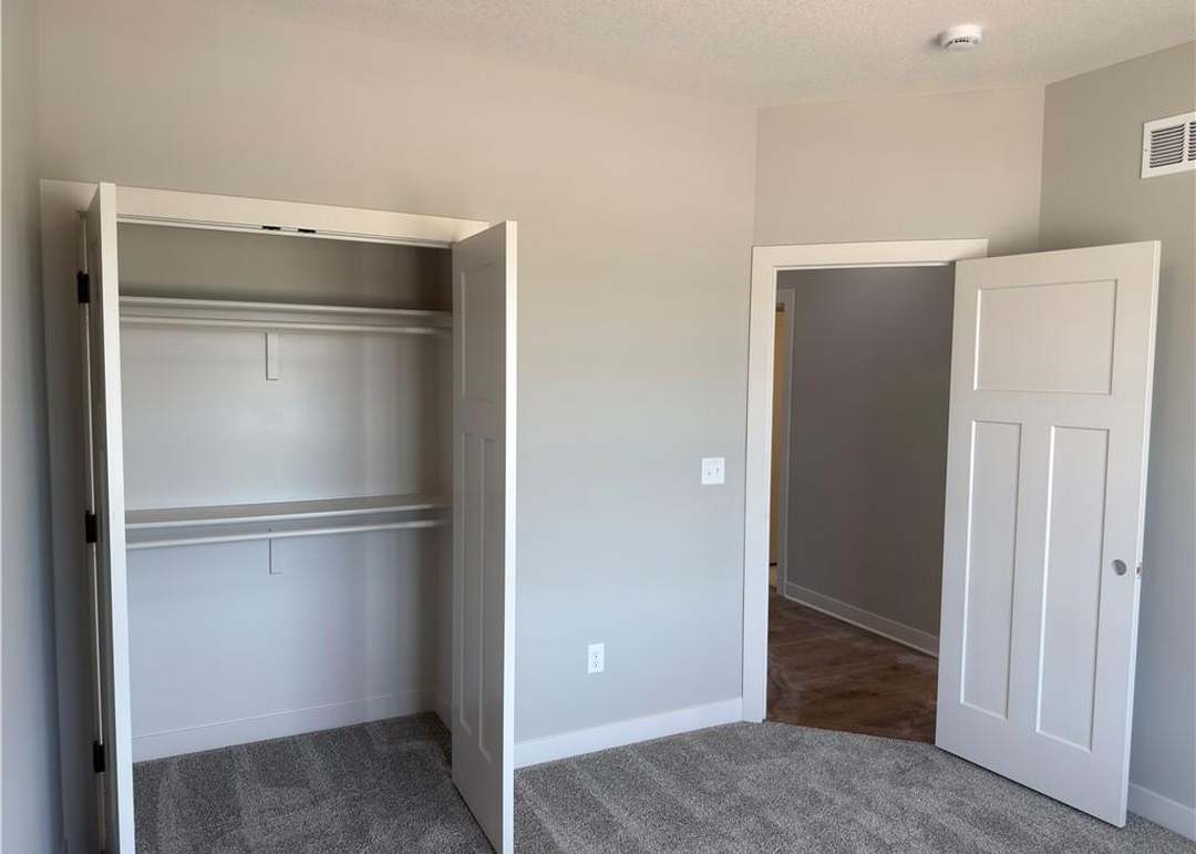4700 Wood Avenue — photo 15