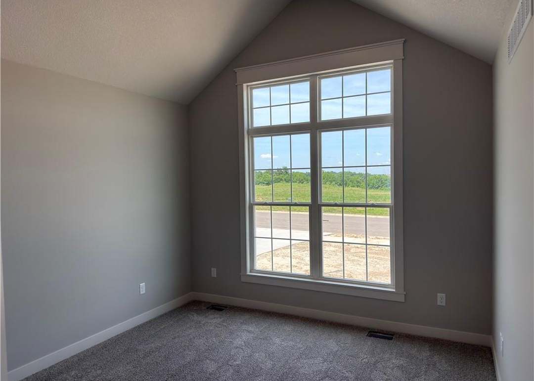 4700 Wood Avenue — photo 16