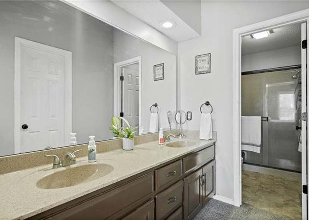 4713 Chouteau Street — photo 4