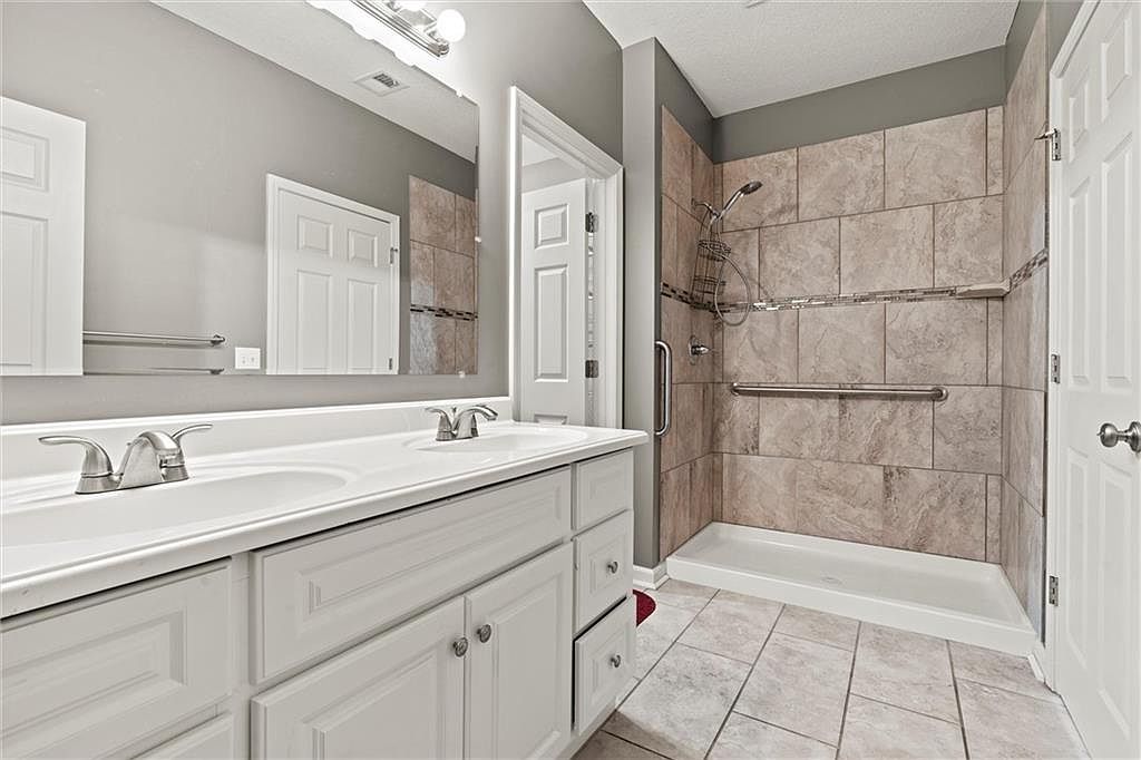 4732 S UNION Avenue — photo 22