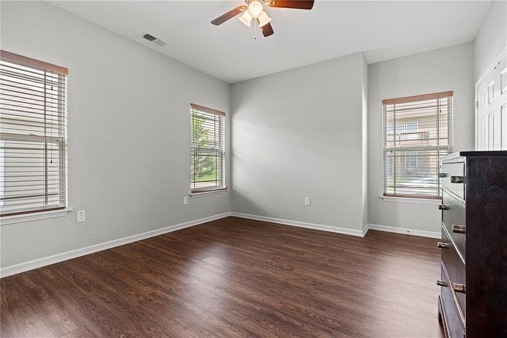 4732 S UNION Avenue — photo 24