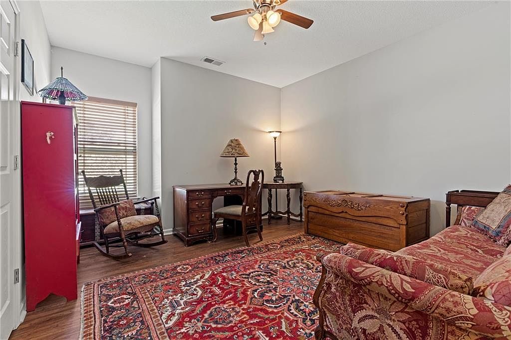 4732 S UNION Avenue — photo 26