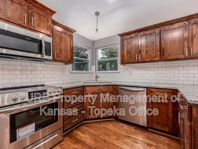 4766 Lakecrest Drive — photo 9