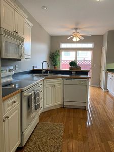4902 W 159th Terrace — photo 6