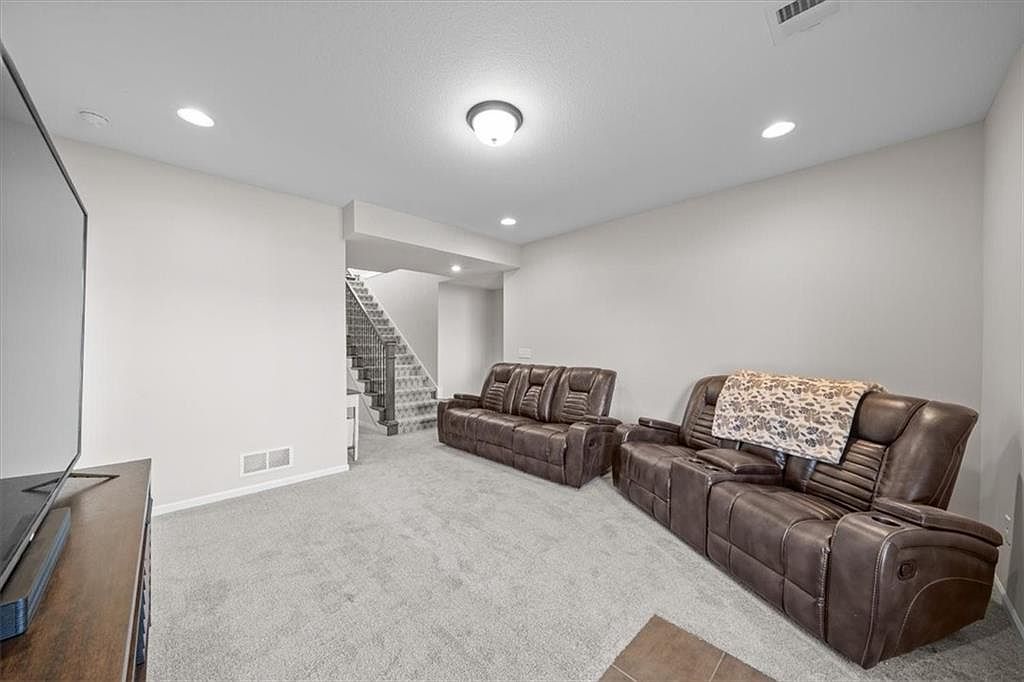 4909 N 145th Street — photo 23