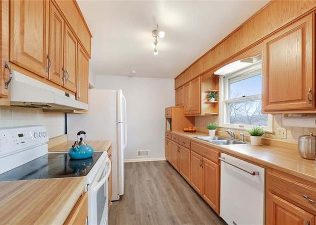 500 E 106th Terrace — photo 10