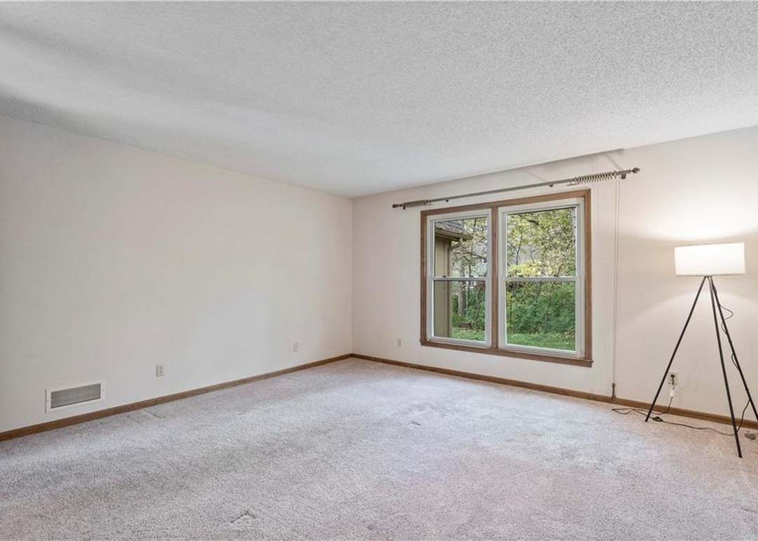 500 N Clayview Drive — photo 4