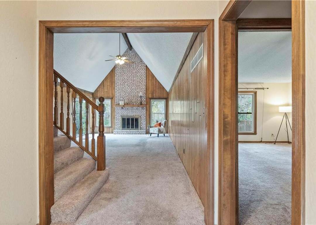 500 N Clayview Drive — photo 8