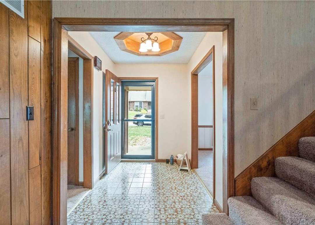 500 N Clayview Drive — photo 11
