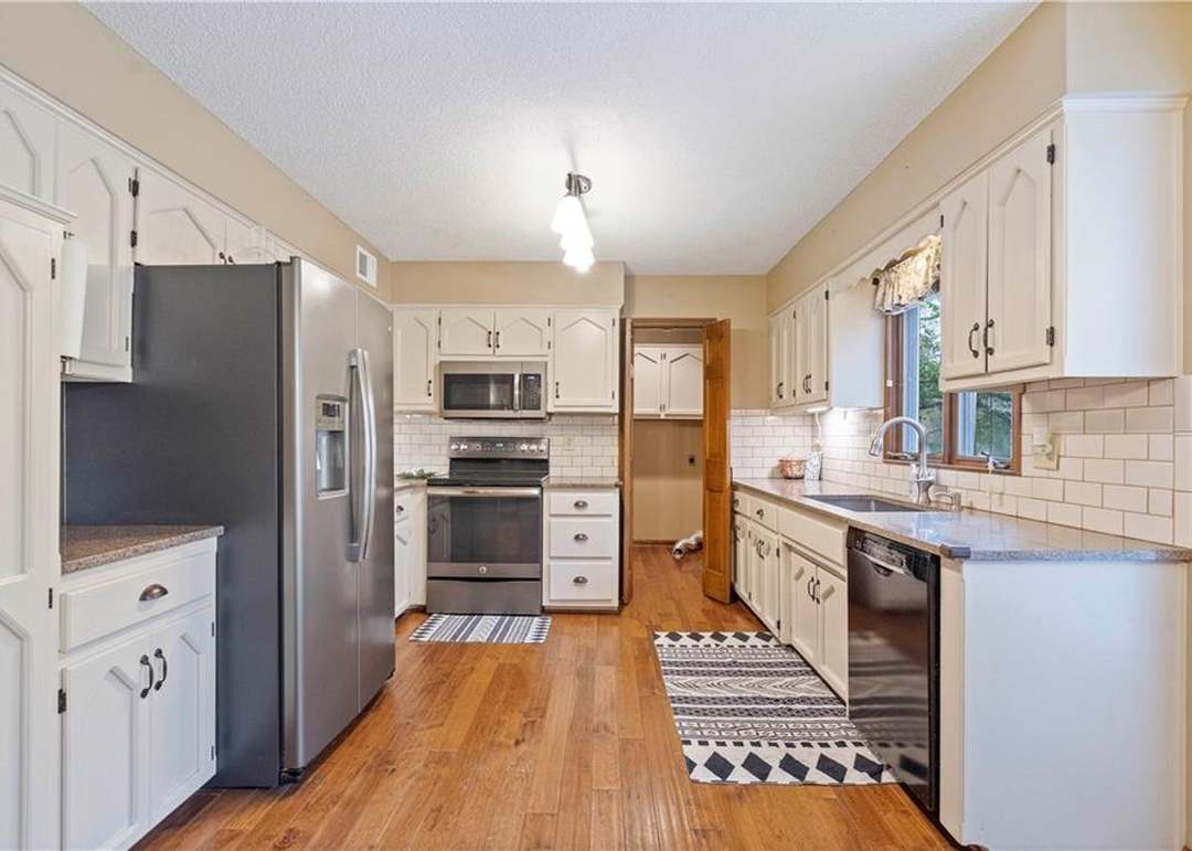 500 N Clayview Drive — photo 13