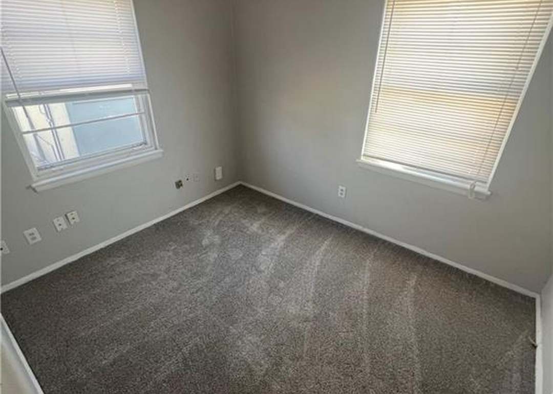 5002 Woodend Avenue — photo 8