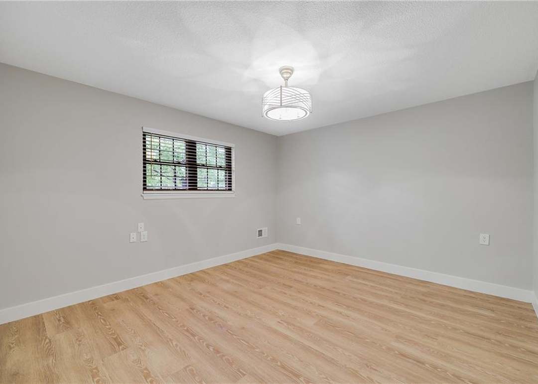 502 Spring Drive — photo 17